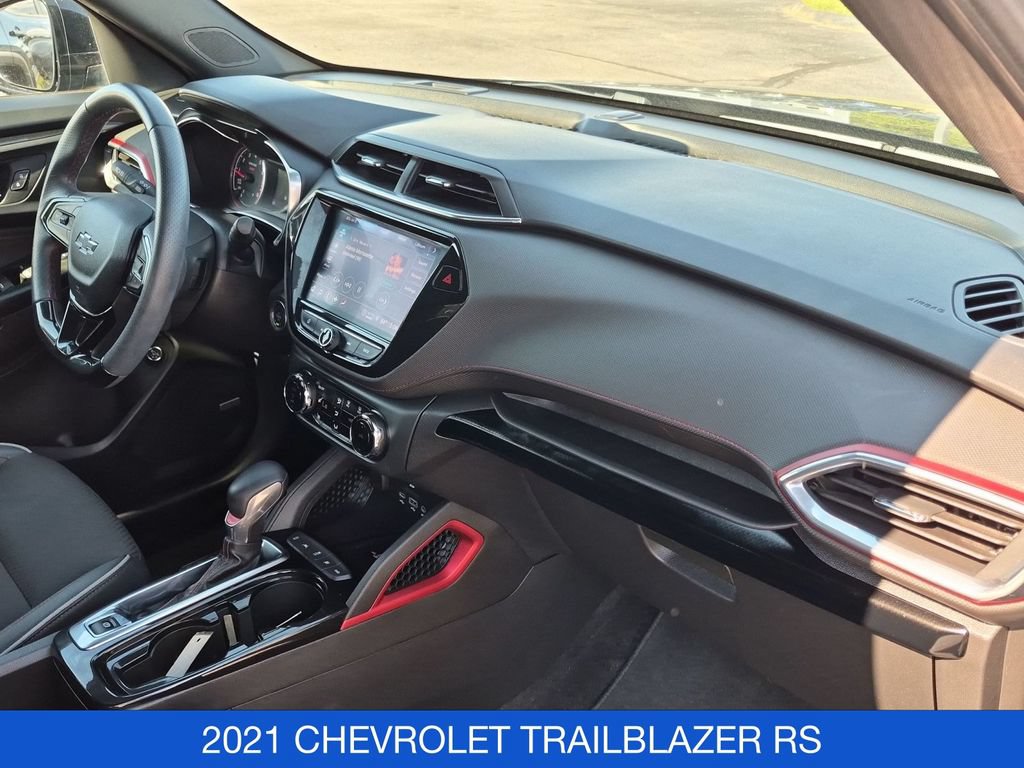 Used 2021 Chevrolet TrailBlazer RS w/ Sun and Liftgate Package AWD/4WD image 32