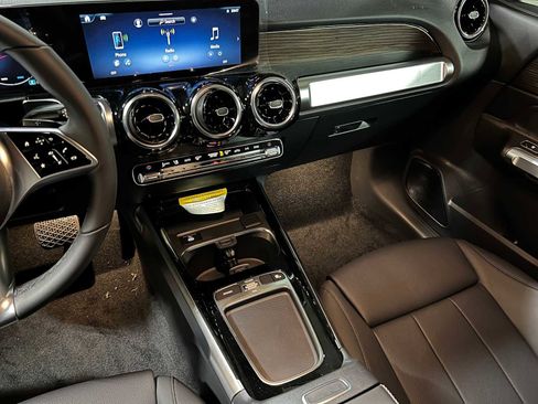 New 2026 Mercedes-Benz GLB 250 4MATIC image 32