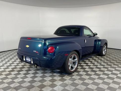 Used 2005 Chevrolet SSR w/ Preferred Equipment Group RWD image 23