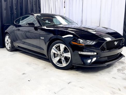 Used 2018 Ford Mustang GT Premium w/ Safe & Smart Package RWD image 4