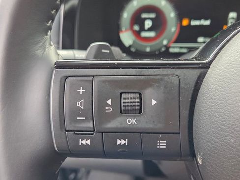 Used 2025 Nissan Pathfinder Platinum image 27