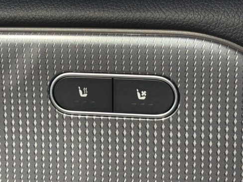 Used 2022 Mercedes-Benz GLB 250 image 19