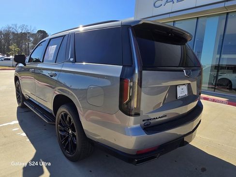Used 2023 Cadillac Escalade Sport image 3