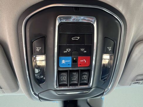 Used 2024 Jeep Grand Cherokee Limited 4xe AWD/4WD image 18