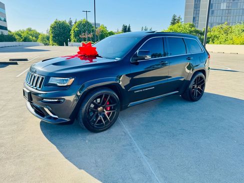 Used 2014 Jeep Grand Cherokee SRT8 w/ Luxury Group II image 9
