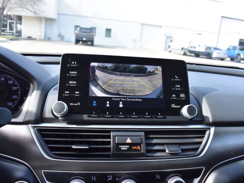 Used 2018 Honda Accord LX image 18