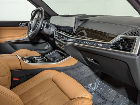 Certified 2024 BMW X5 xDrive40i w/ Premium Package image 29