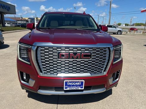 Used 2024 GMC Yukon Denali w/ Advanced Technology Package image 11