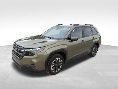 Used 2025 Subaru Forester Premium AWD/4WD image 7