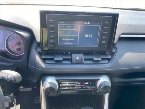 Used 2019 Toyota RAV4 LE w/ Carpet Mat Package AWD/4WD image 11