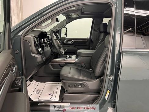 New 2026 Chevrolet Silverado 3500 LTZ w/ LTZ Convenience Package AWD/4WD image 30