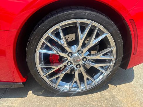 Used 2016 Chevrolet Corvette Stingray Coupe w/ 2LT Preferred Equipment Group RWD image 10