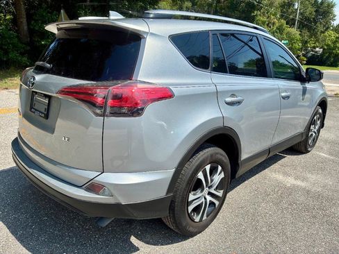 Used 2017 Toyota RAV4 LE FWD image 4