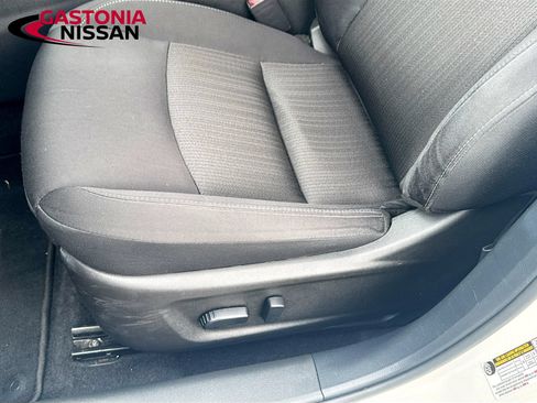 Used 2025 Nissan Altima 2.5 SV FWD image 25