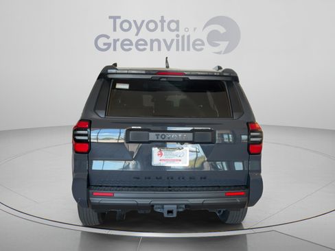 Certified 2025 Toyota 4Runner SR5 AWD/4WD image 5