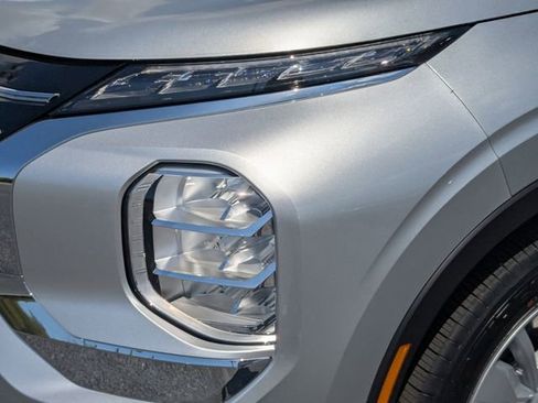 New 2026 Mitsubishi Outlander ES FWD image 10