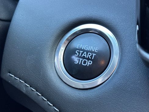 Used 2024 Toyota Highlander XLE image 28