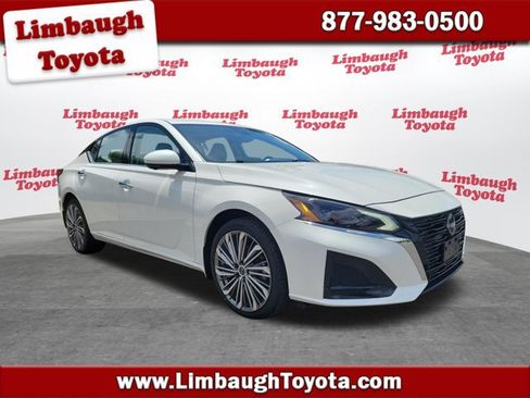 Used 2025 Nissan Altima 2.5 SL AWD/4WD image 1