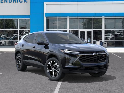 Used 2026 Chevrolet Trax RS image 9