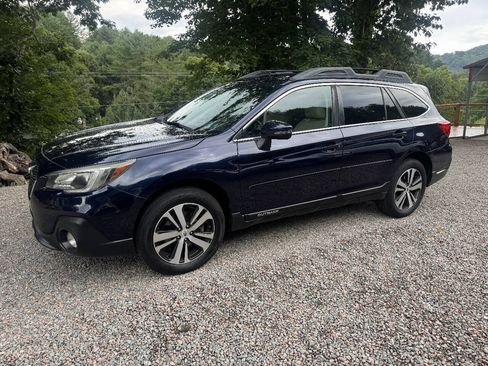 Used 2018 Subaru Outback 2.5i Limited AWD/4WD image 1