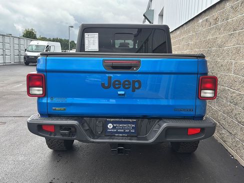 Used 2021 Jeep Gladiator Sport AWD/4WD image 37