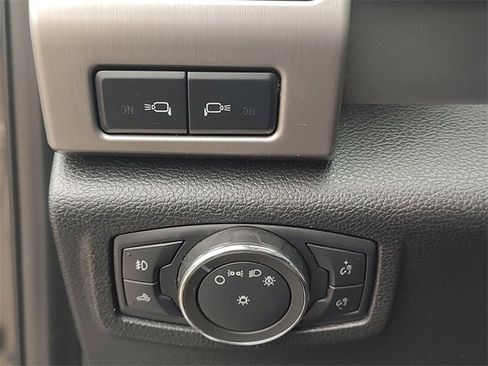 Used 2015 Ford F150 Platinum w/ Trailer Tow Package image 27