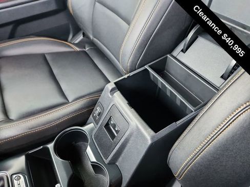 Used 2024 Ford Bronco Badlands image 40