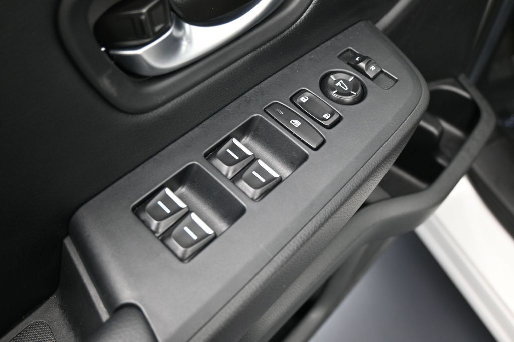 Used 2025 Honda Pilot Touring image 14