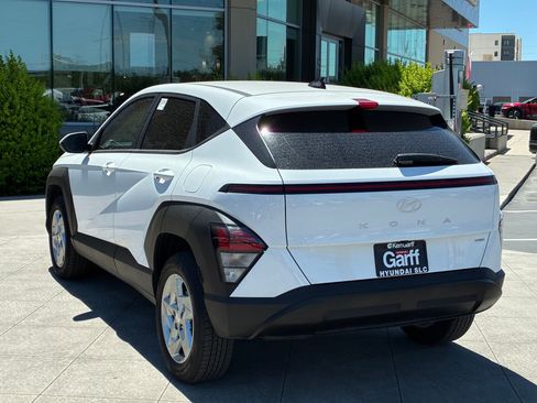 Certified 2025 Hyundai Kona SE AWD/4WD image 7
