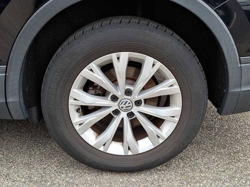 Used 2020 Volkswagen Tiguan S image 6