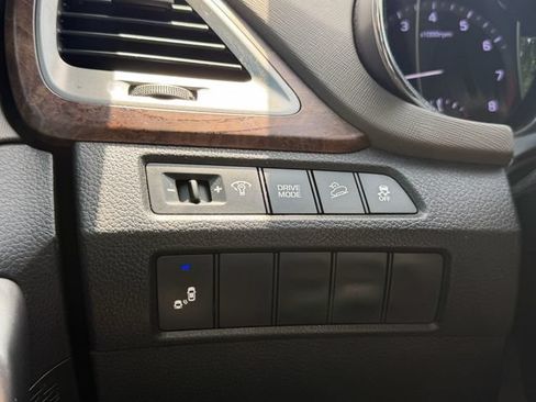 Used 2018 Hyundai Santa Fe Sport FWD image 28
