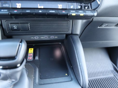 Used 2025 Toyota Land Cruiser image 25