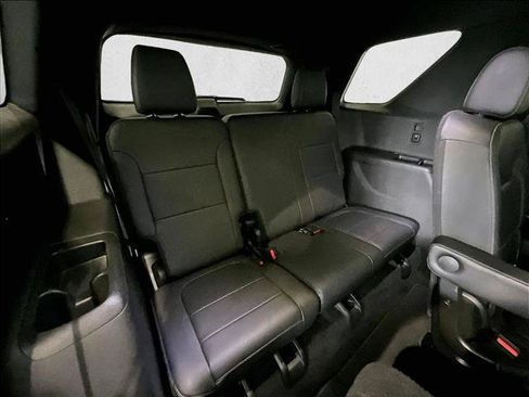 Used 2023 Chevrolet Traverse LT FWD image 30