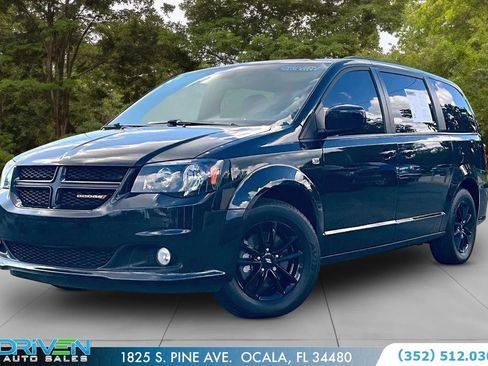 Used 2019 Dodge Grand Caravan SE FWD image 1