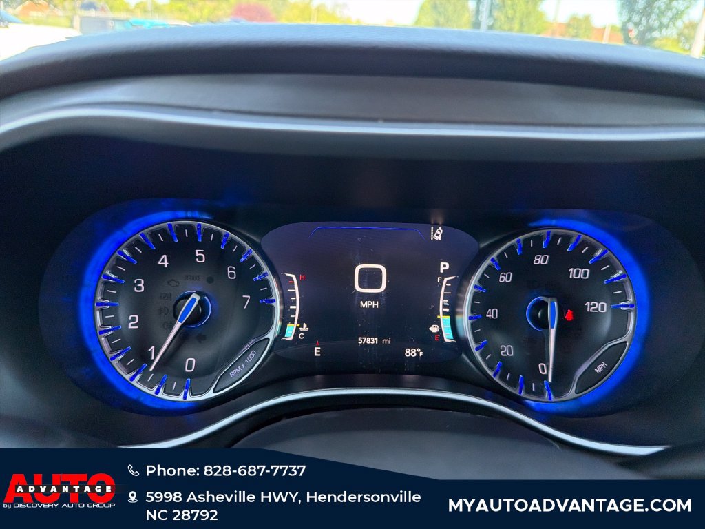 Used 2024 Chrysler Pacifica Touring-L FWD image 26