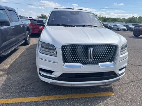 Used 2019 Lincoln Navigator L Reserve AWD/4WD image 5