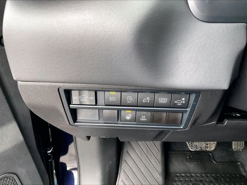 Used 2025 Toyota Tundra Platinum image 40