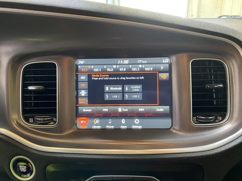 Used 2022 Dodge Charger SXT image 37