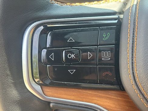 Used 2025 Jeep Grand Wagoneer L Series III w/ Rear Seat Video Group 1 AWD/4WD image 27