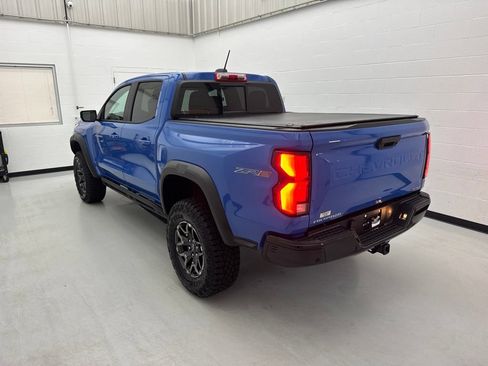 Used 2025 Chevrolet Colorado ZR2 AWD/4WD image 4
