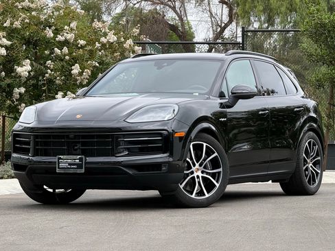 Used 2026 Porsche Cayenne E-Hybrid AWD/4WD image 1