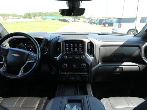 Used 2020 Chevrolet Silverado 2500 High Country image 2
