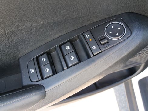 Used 2025 Kia Seltos LX image 17