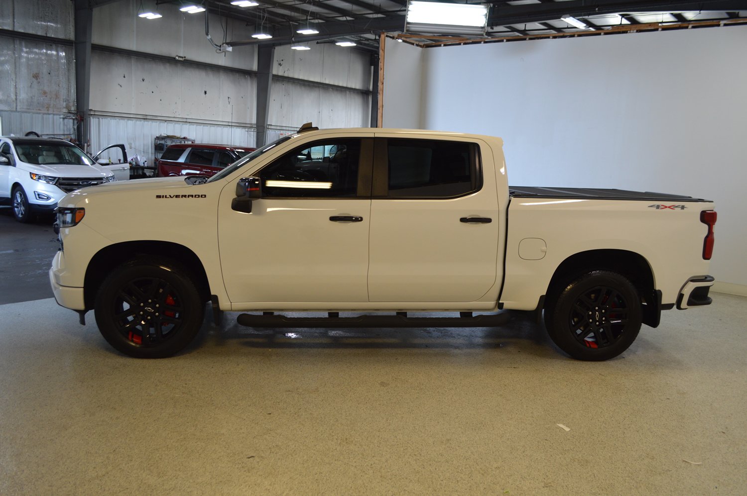 Used 2023 Chevrolet Silverado 1500 RST w/ Redline Edition AWD/4WD image 6