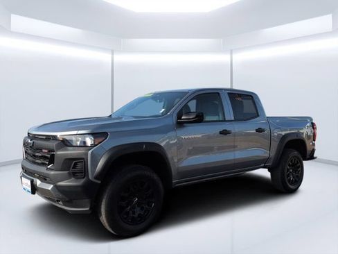 Used 2024 Chevrolet Colorado Trail Boss w/ Technology Package AWD/4WD image 7