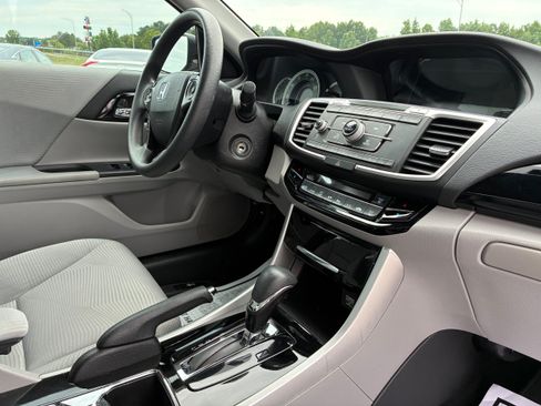 Used 2017 Honda Accord LX image 20