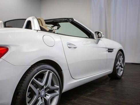 Used 2014 Mercedes-Benz SLK 250 2dr Roadster SLK 250 w/ Premium Package image 27