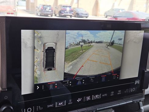 Used 2024 GMC Hummer EV 2X w/ LPO, Illumination Package AWD/4WD image 8