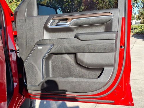 Used 2024 Chevrolet Silverado 1500 LT Trail Boss w/ LT Trail Boss Premium Package image 11