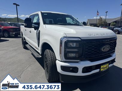 New 2025 Ford F350 Lariat w/ Black Appearance Package